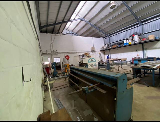 608M² WAREHOUSE FOR SALE IN KILLARNEY GARDENS